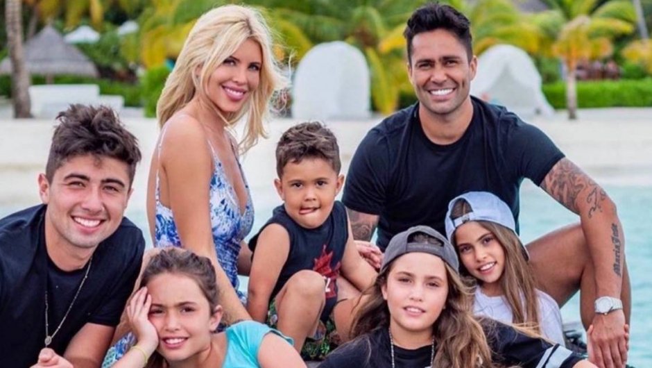 María José López junto a su marido Luis Jiménez y sus hijos.