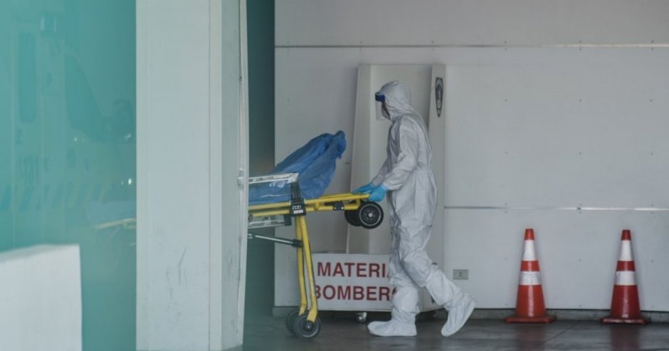 Imagen: Traslado de pacientes Covid-19 al Hospital de Talca. (Bárbara Ramos).